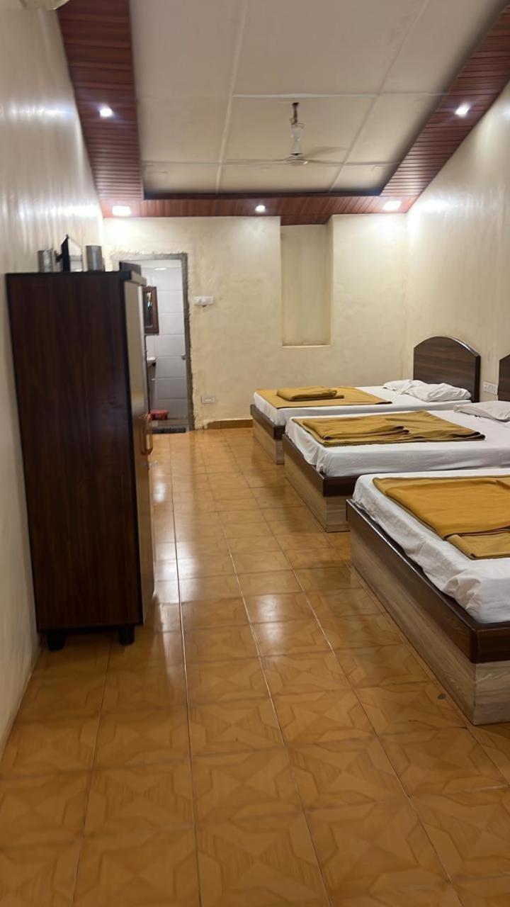 Hotel Janata Happy