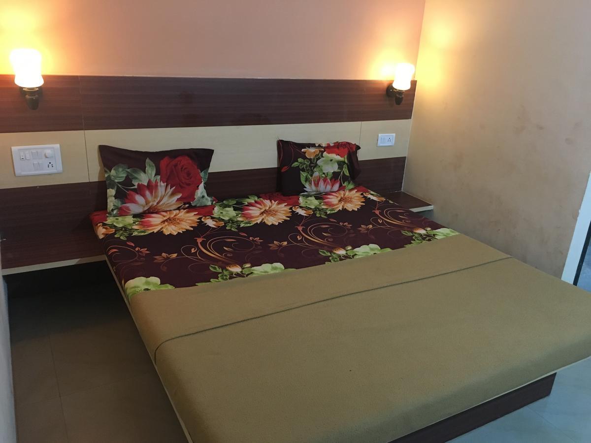 Roshan Palace Hotel Matheran