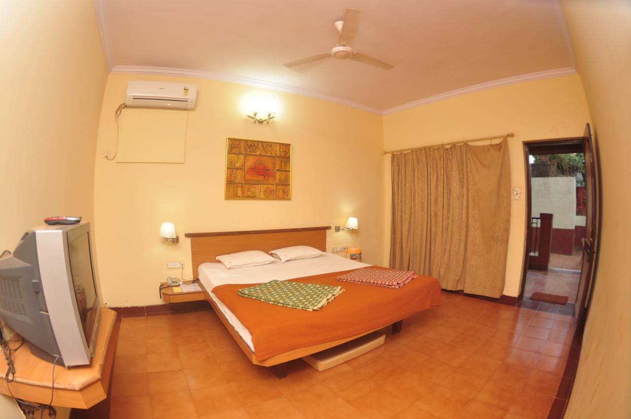 Gujarat Bhavan 3*