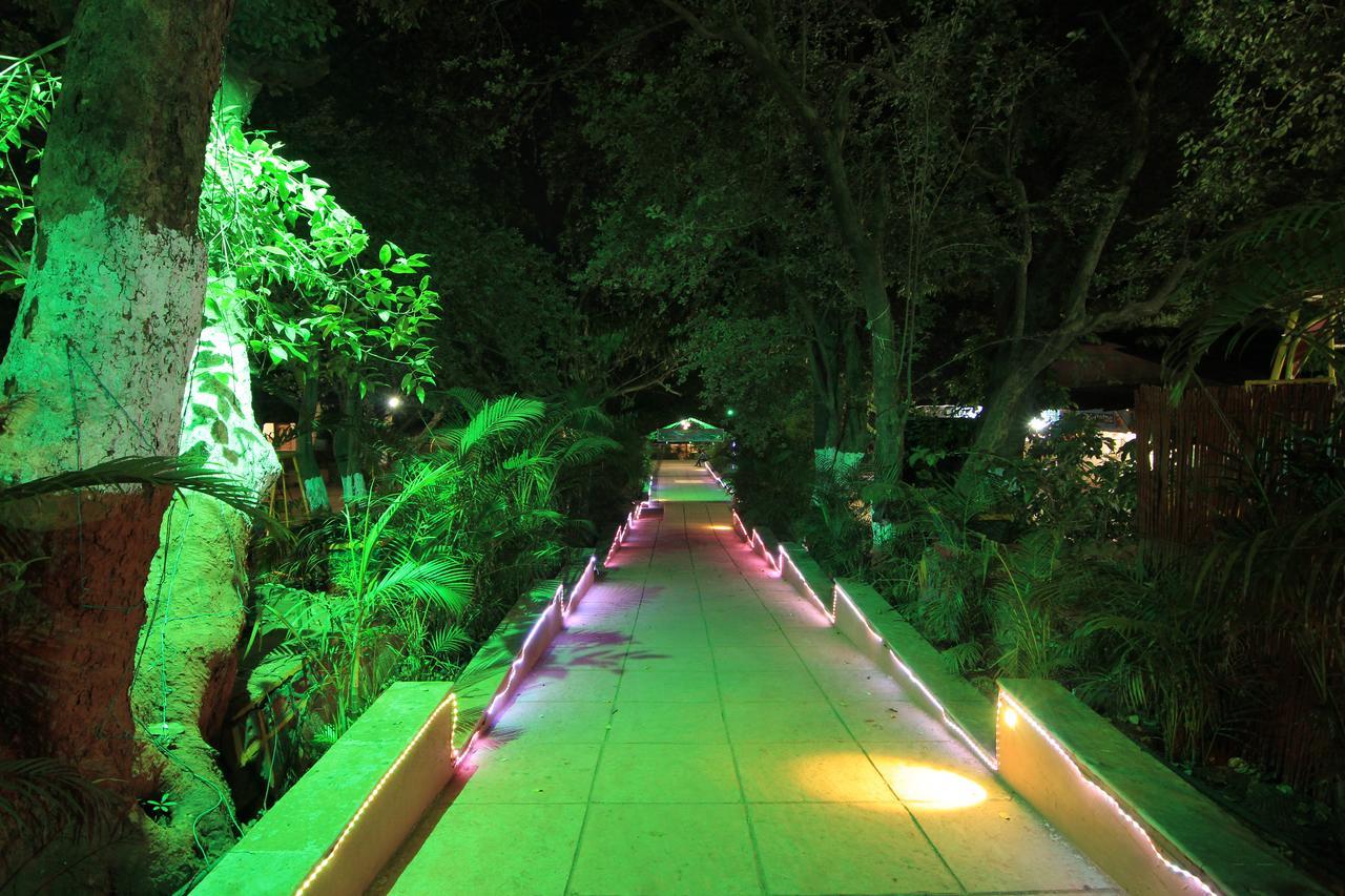 Gujarat Bhavan Hotel 3*