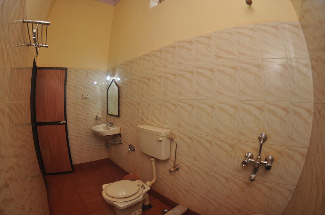 Gujarat Bhavan Hotel 3*
