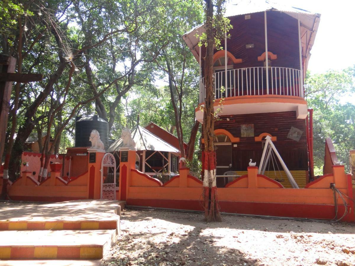 K R Resort *